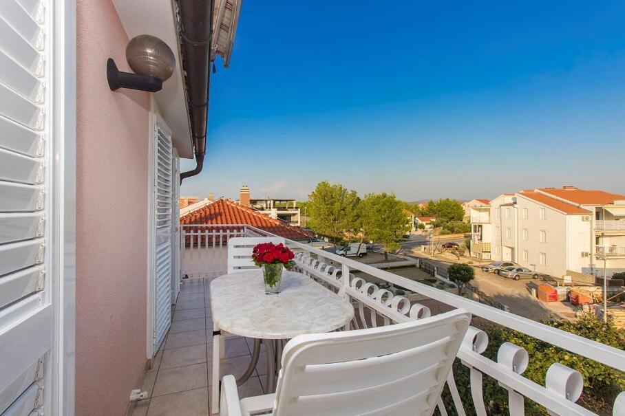 Apartments Tonimir Vodice Bagian luar foto