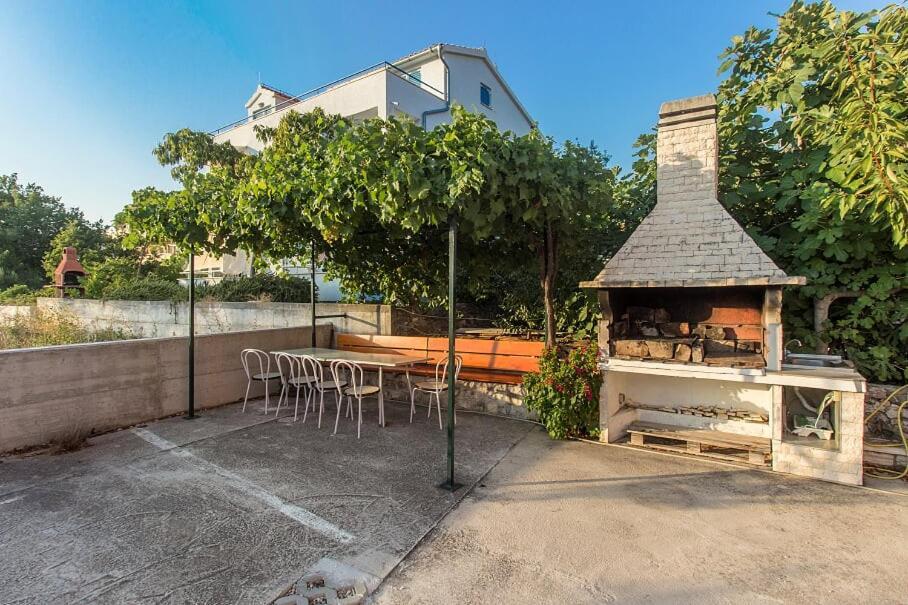 Apartments Tonimir Vodice Bagian luar foto