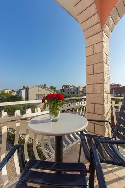 Apartments Tonimir Vodice Bagian luar foto