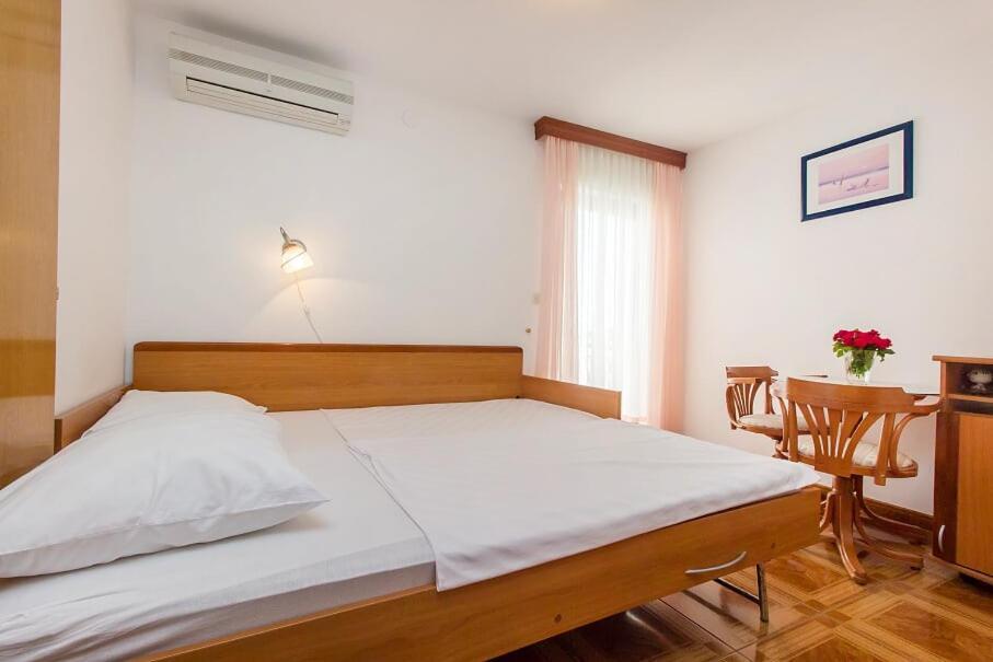 Apartments Tonimir Vodice Bagian luar foto