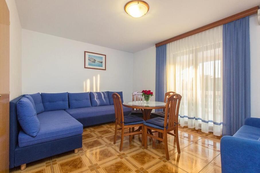 Apartments Tonimir Vodice Bagian luar foto